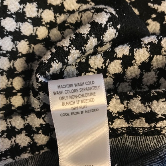 SOLD - Black/White Short Sleeve Dress - Picture 11 of 16